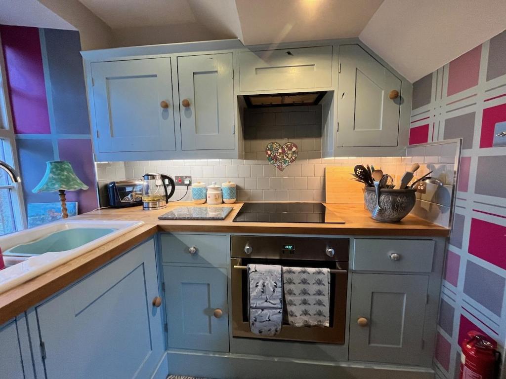 Quirky Highland Cottage With Stunning Views Fearn Lodge Bagian luar foto