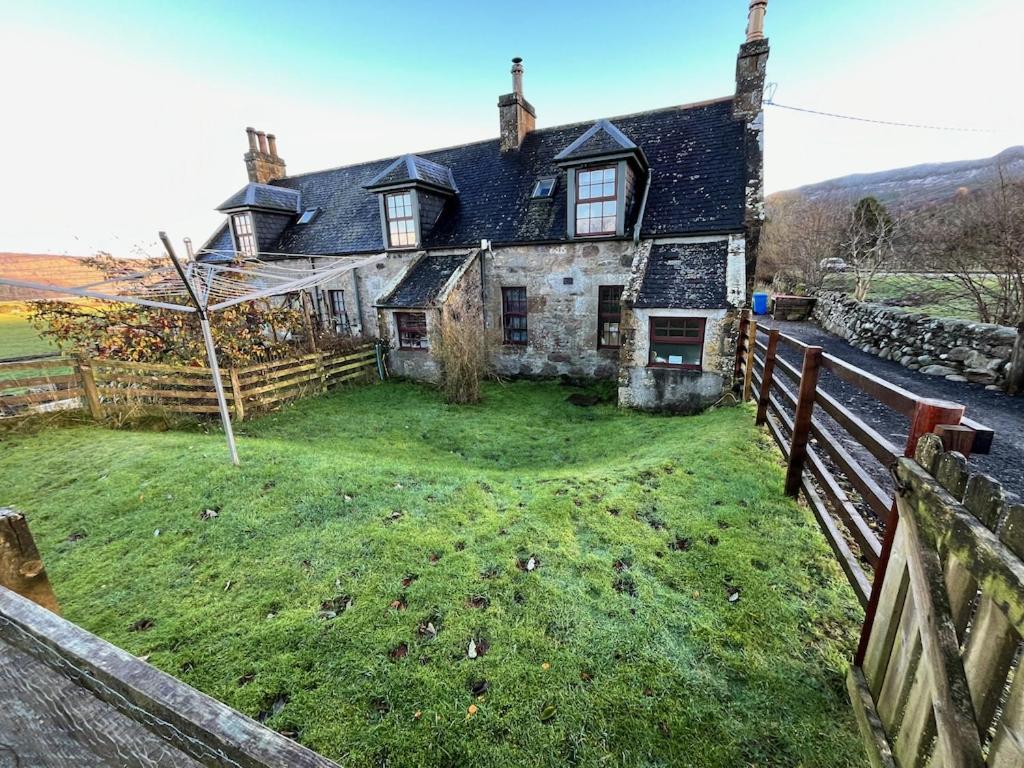 Quirky Highland Cottage With Stunning Views Fearn Lodge Bagian luar foto